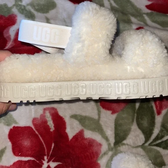 UGG platform Oh Fluffitas size 10 white fuzzy slipper - Picture 6 of 7